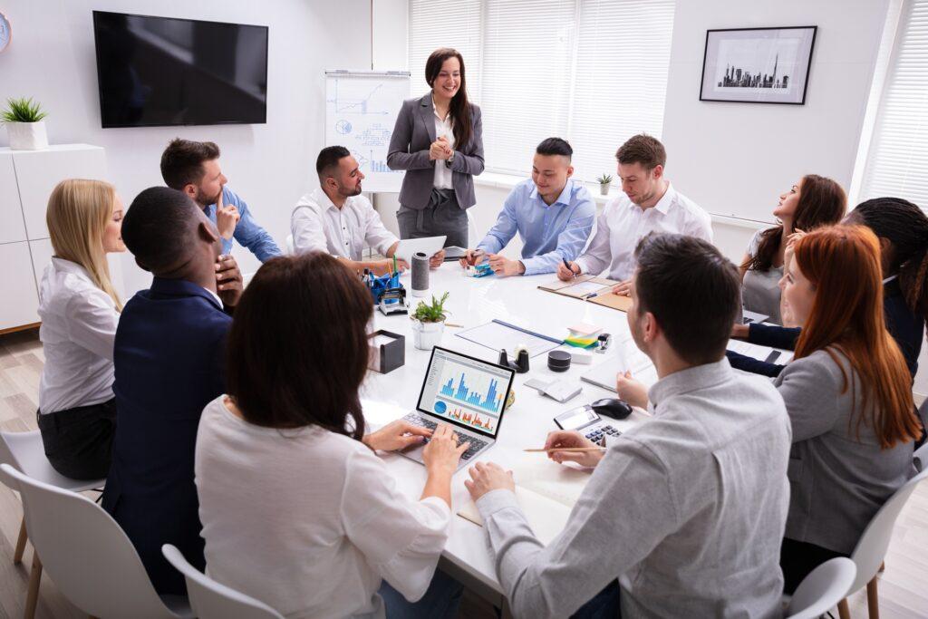 Compliance E-Learning Schulung im Teammeeting