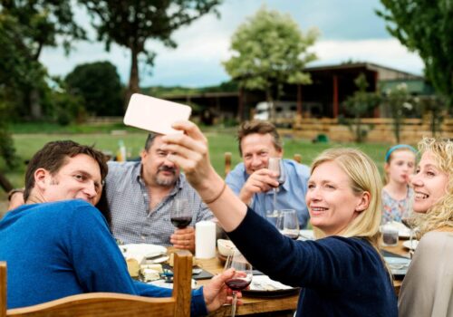 Teamgeist trifft Feierlaune – Wenn Kolleginnen zu Freunden werden